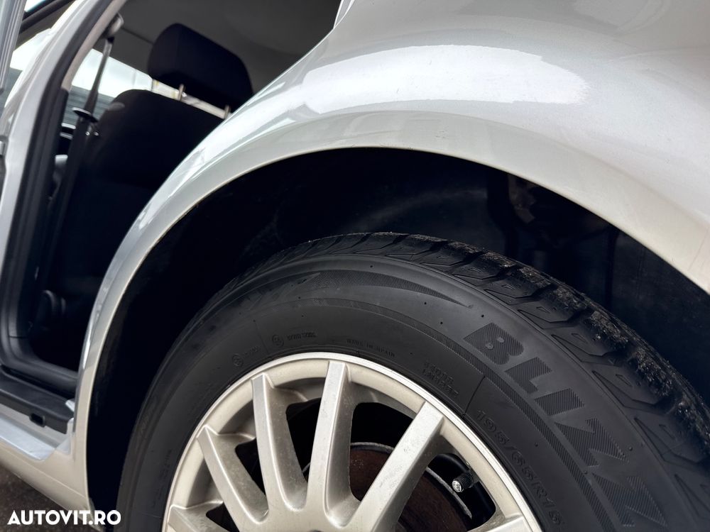 Volkswagen Golf 1.6 Comfortline - 32