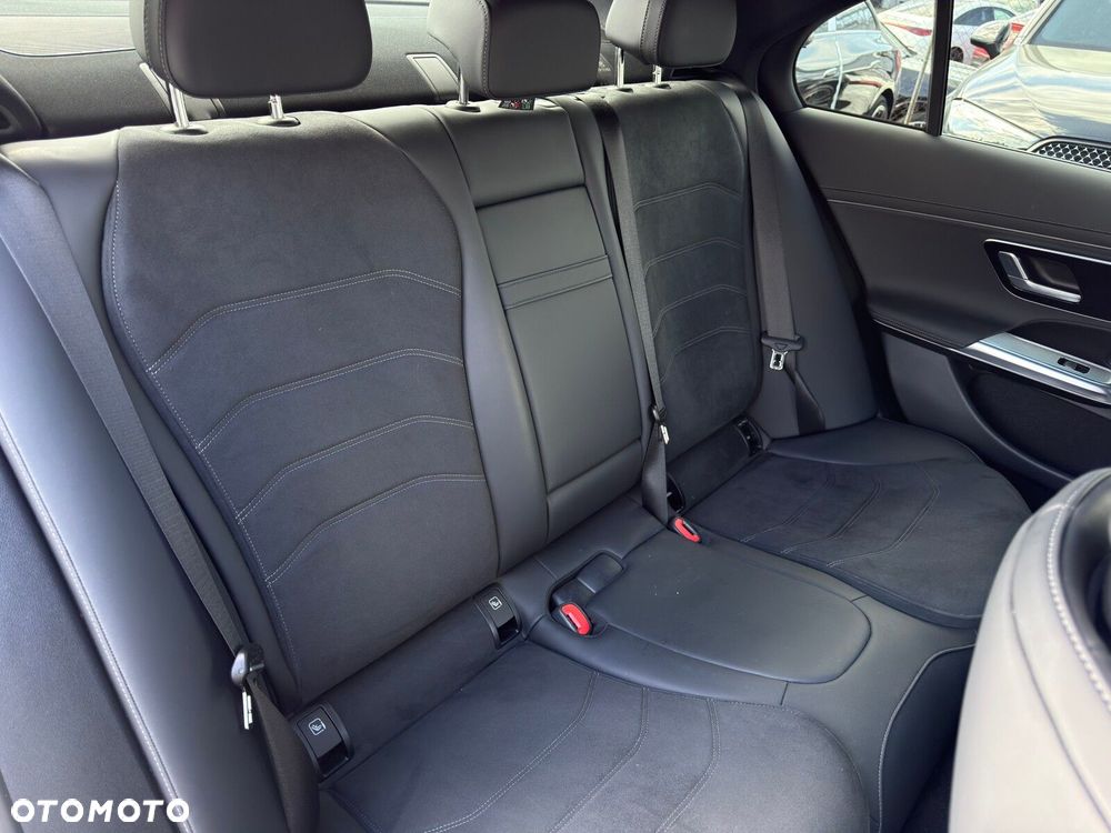 Mercedes-Benz Klasa E - 27