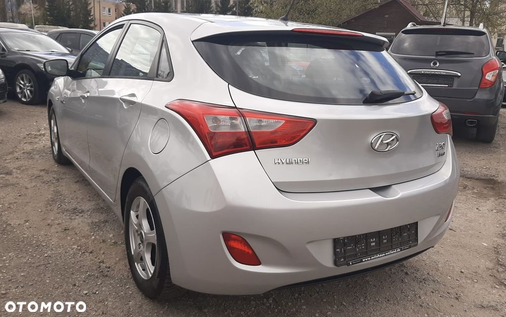Hyundai i30 blue 1.6 CRDi Classic - 3