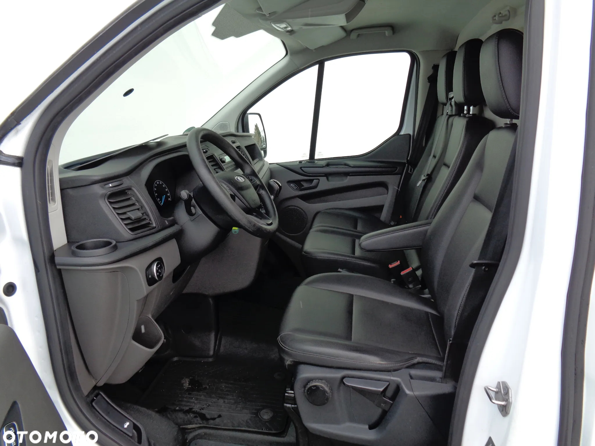 Ford TRANSIT CUSTOM - 9
