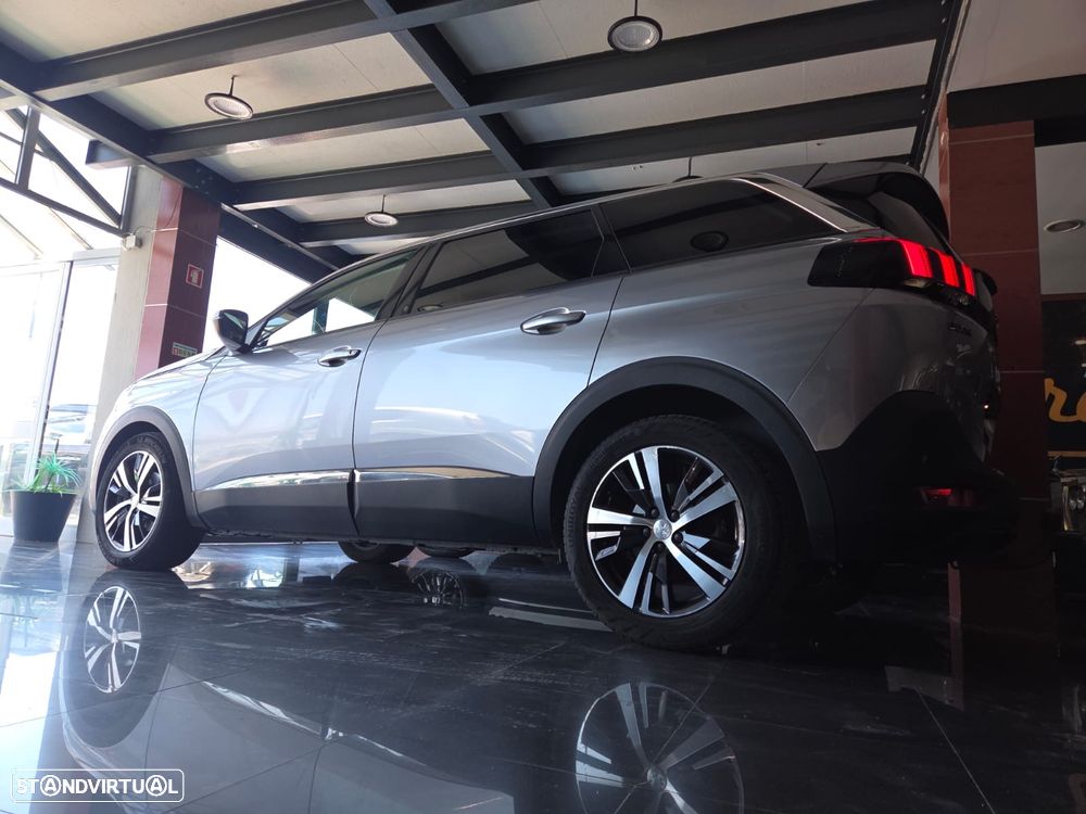 Peugeot 5008 PureTech 130 EAT8 Stop & Start Allure Pack - 1