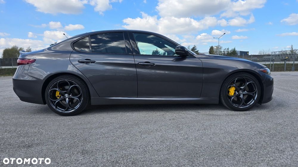 Alfa Romeo Giulia 2.0 Turbo 16V AT8 Veloce Ti - 5