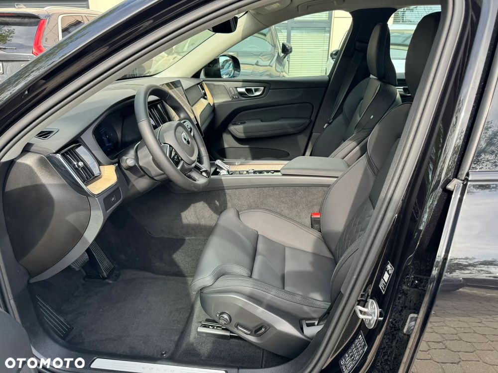 Volvo XC 60 B5 B AWD Plus Dark - 7