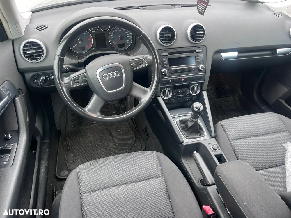 Audi A3 Sportback 1.6 TDI Attraction - 11