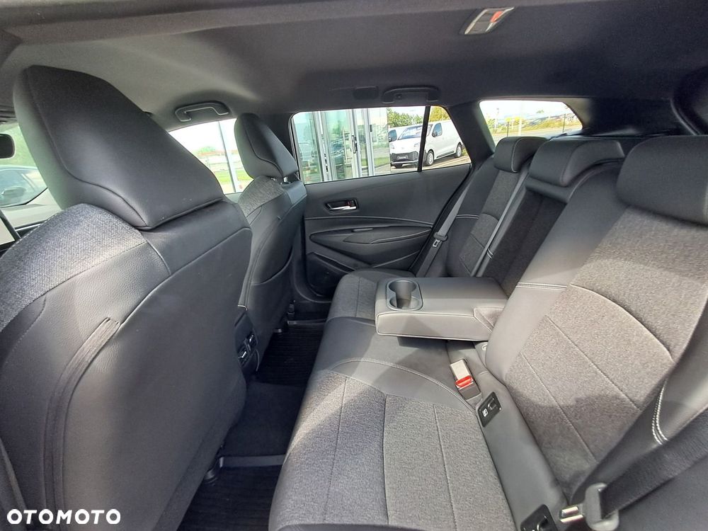Toyota Corolla 1.8 Hybrid Style - 18