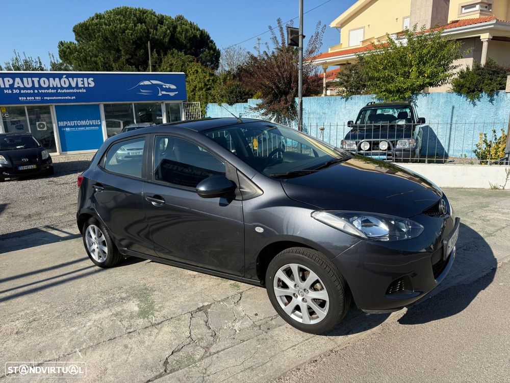 Mazda 2 2010 photo 3
