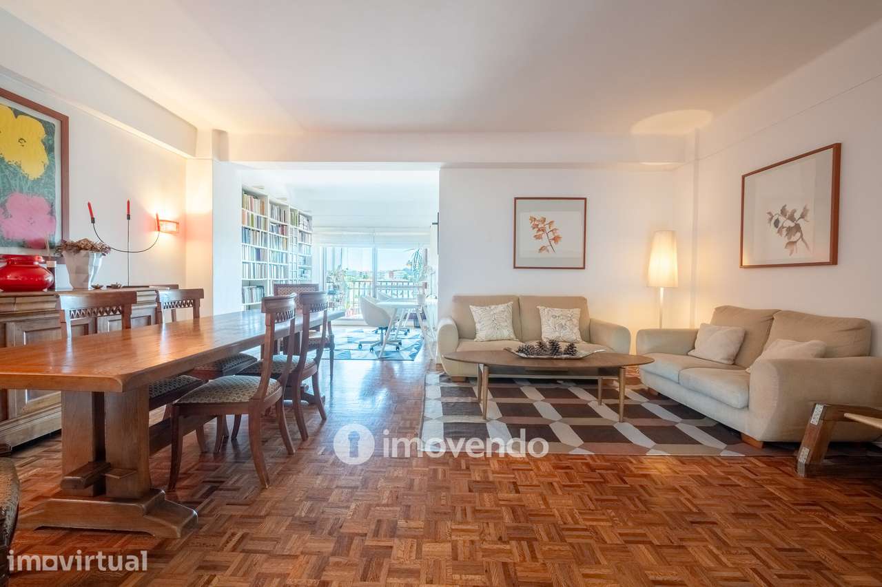Apartamento T3+1 remodelado, no centro de Coimbra - Grande imagem: 2/60