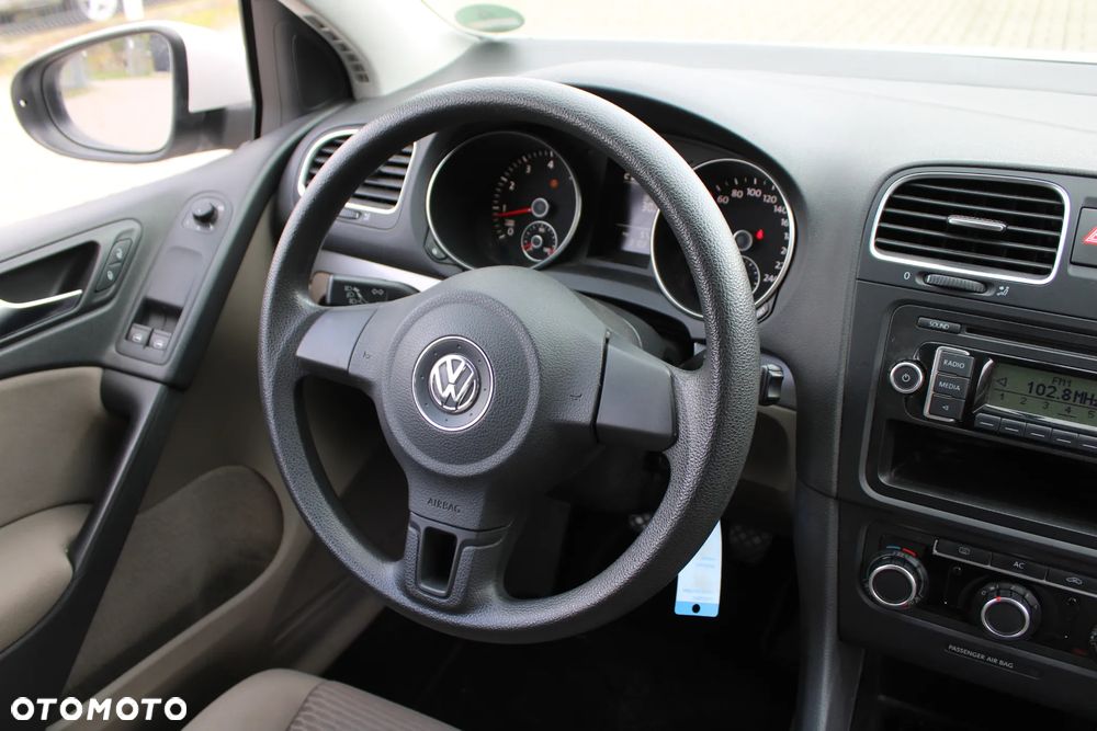 Volkswagen Golf - 16