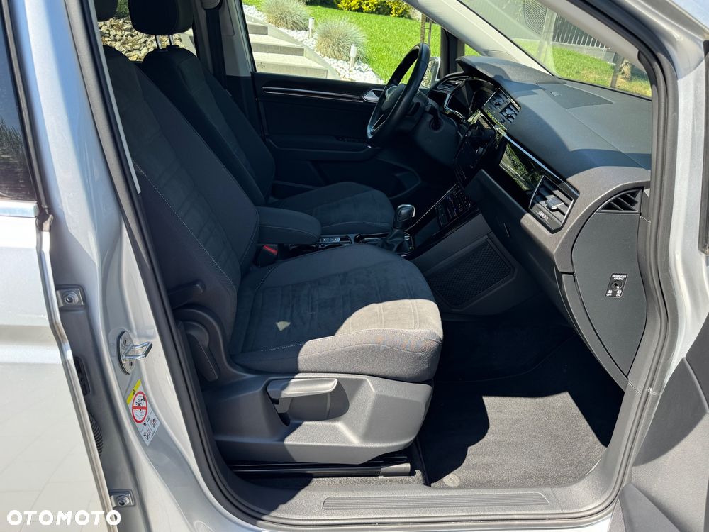 Volkswagen Touran - 23