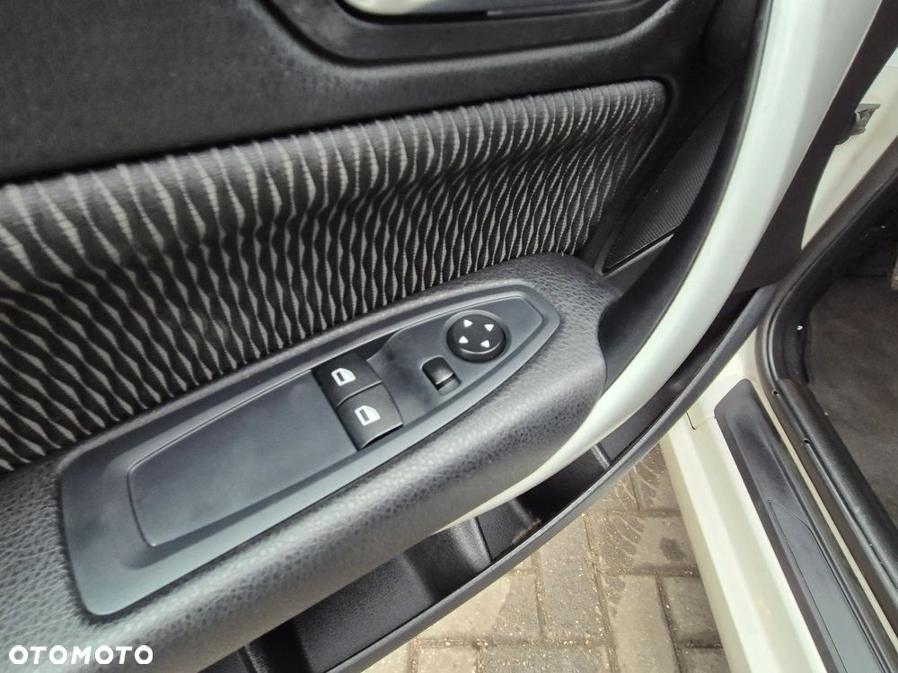 BMW Seria 1 118i Advantage - 34