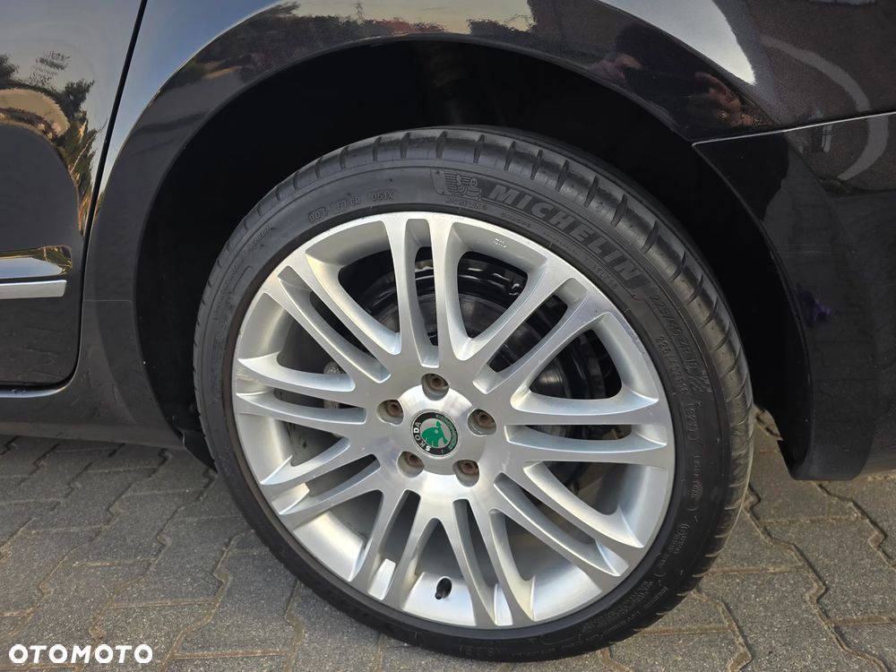 Skoda Superb 2.0 TDI 4x4 Exclusive - 39
