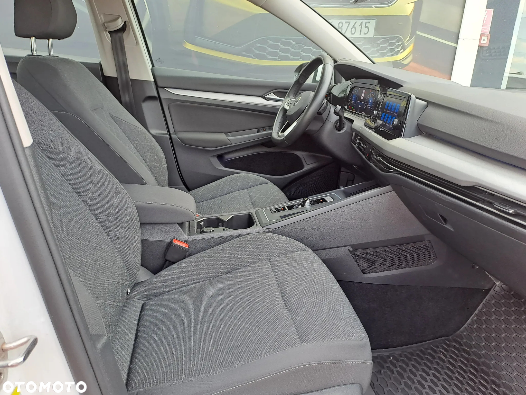 Volkswagen Golf - 6