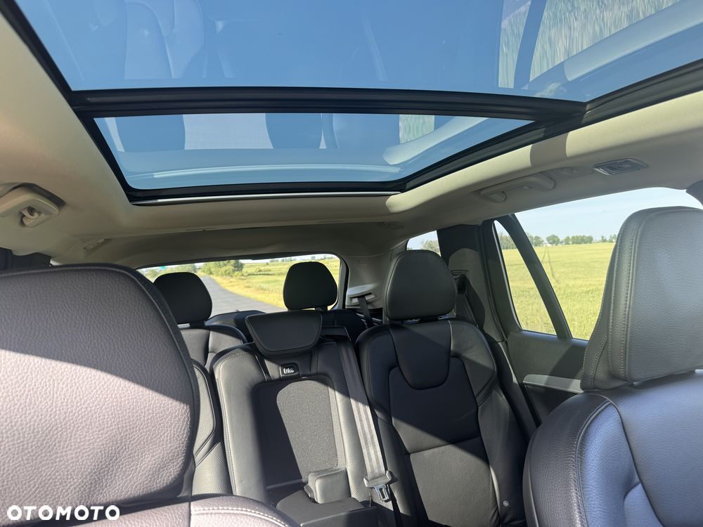 Volvo XC 90 - 21