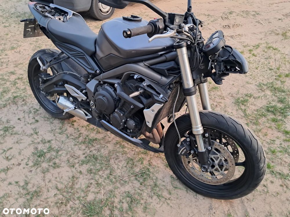 Triumph Street Triple - 6