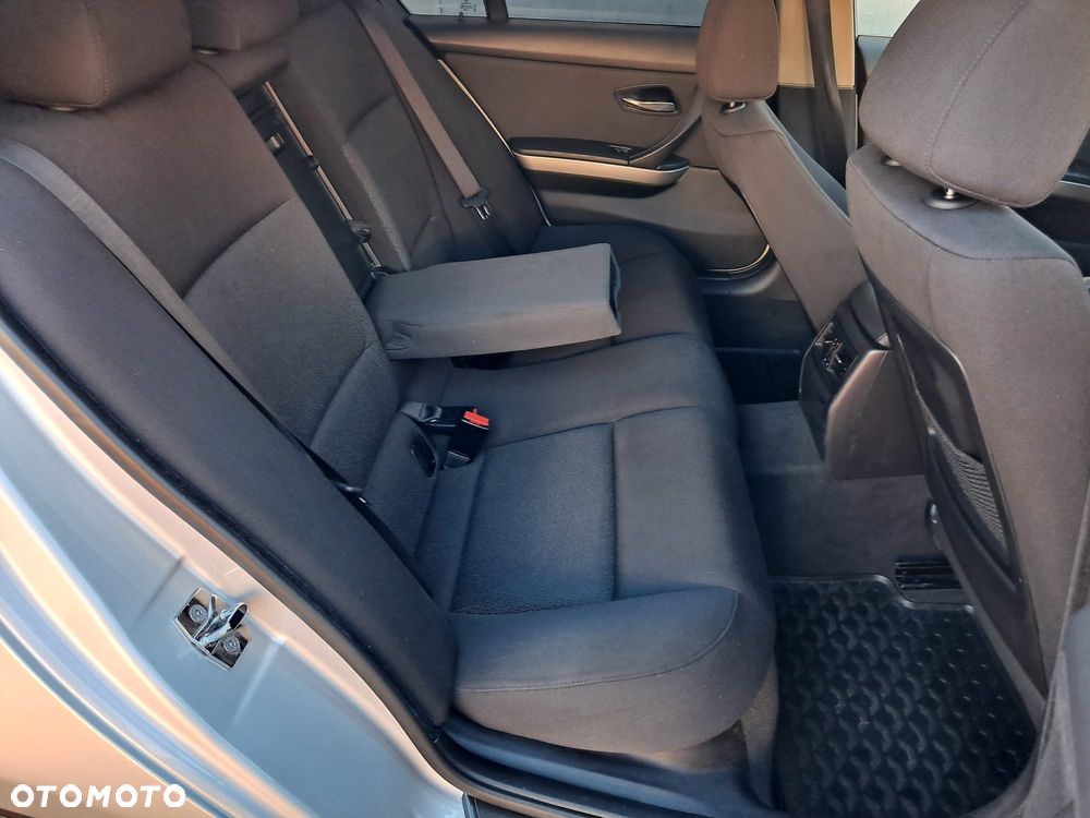 BMW Seria 3 325i - 21