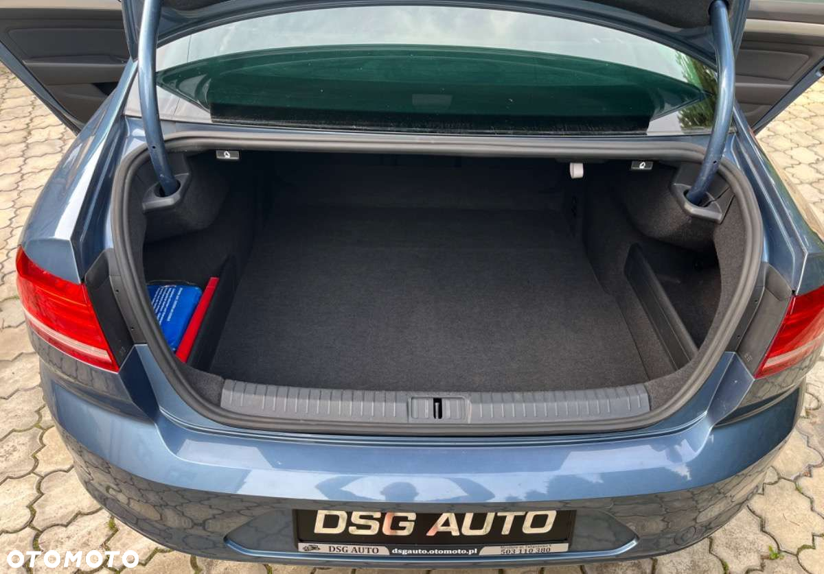 Volkswagen Passat - 34