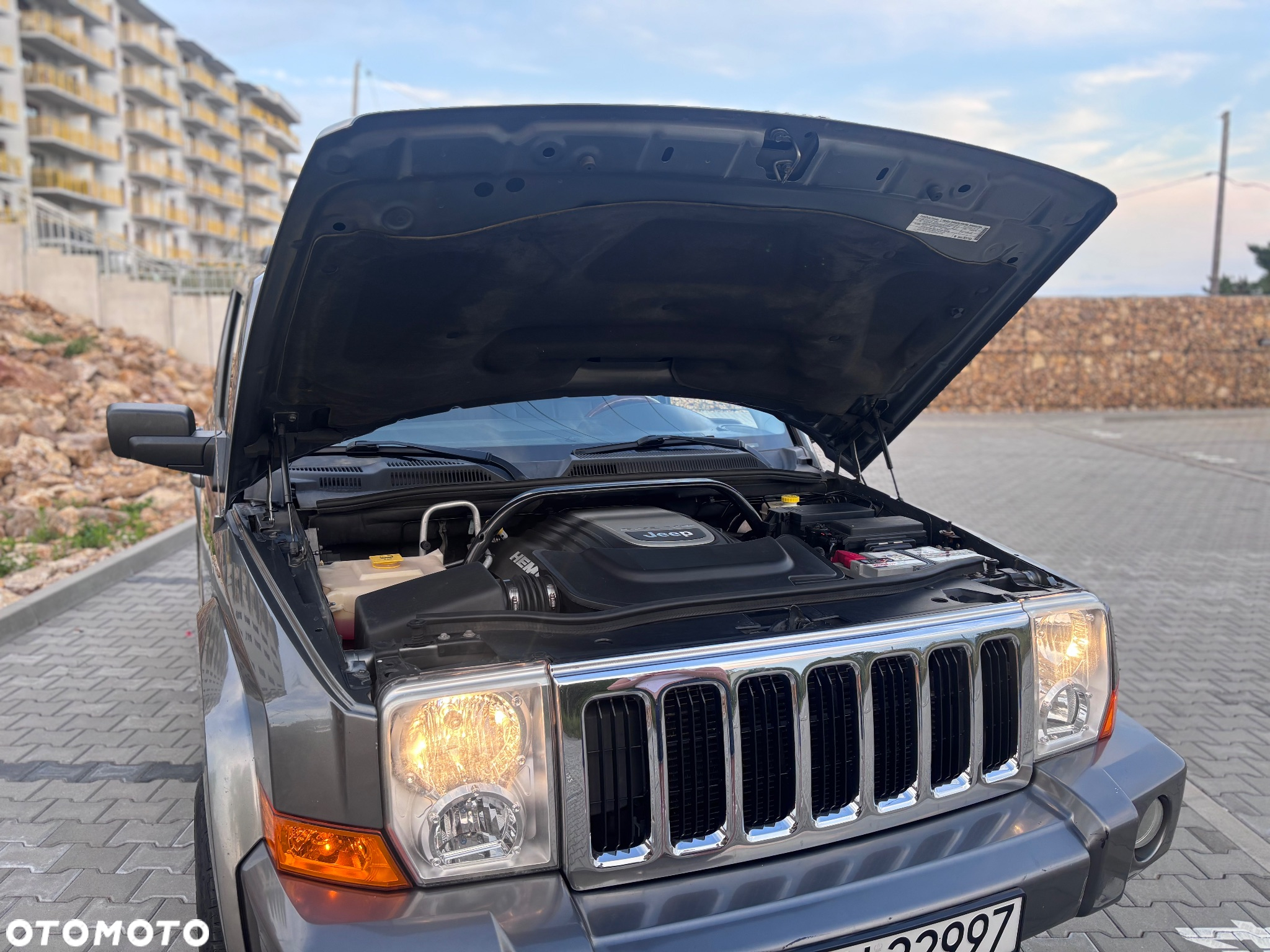 Jeep Commander 5.7 V8 Limited - 10
