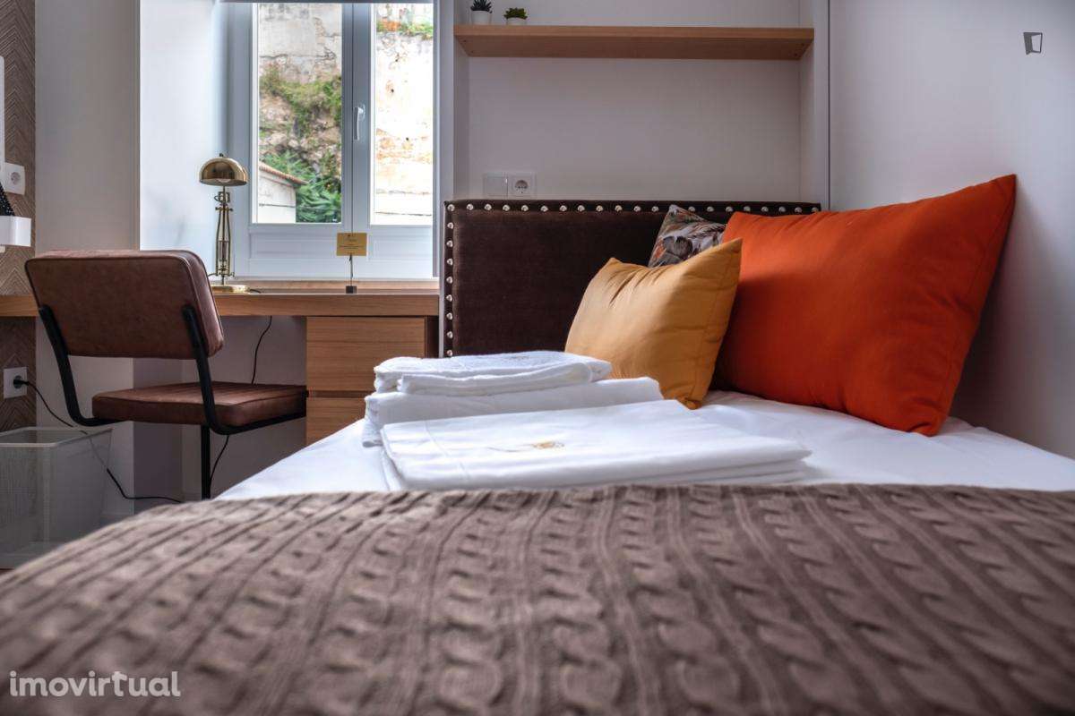 Estúdio - localizado em Montes Claros Coimbra - Grande imagem: 2/18