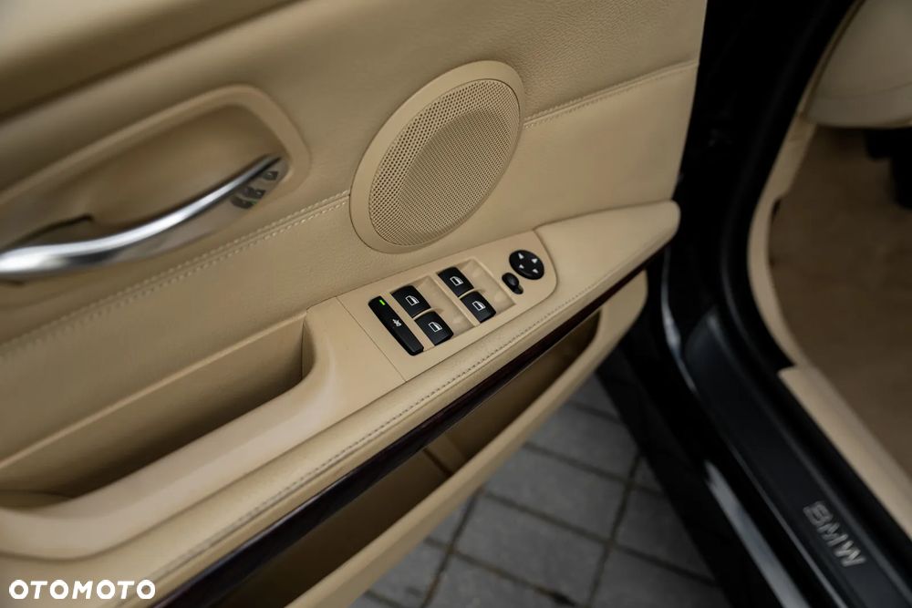 BMW Seria 3 320i Edition Lifestyle - 17