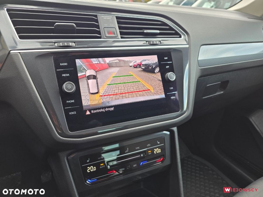 Volkswagen Tiguan - 24