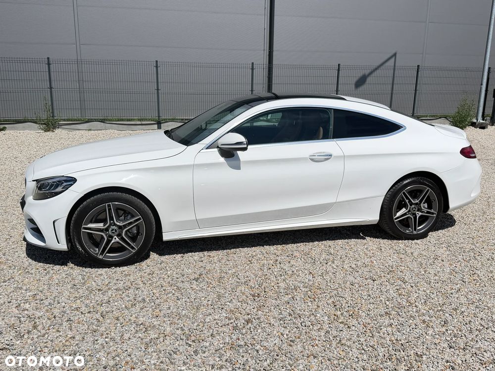 Mercedes-Benz Klasa C 300 9G-TRONIC AMG Line - 13
