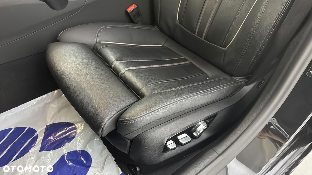 BMW Seria 5 530i xDrive mHEV Luxury Line - 13