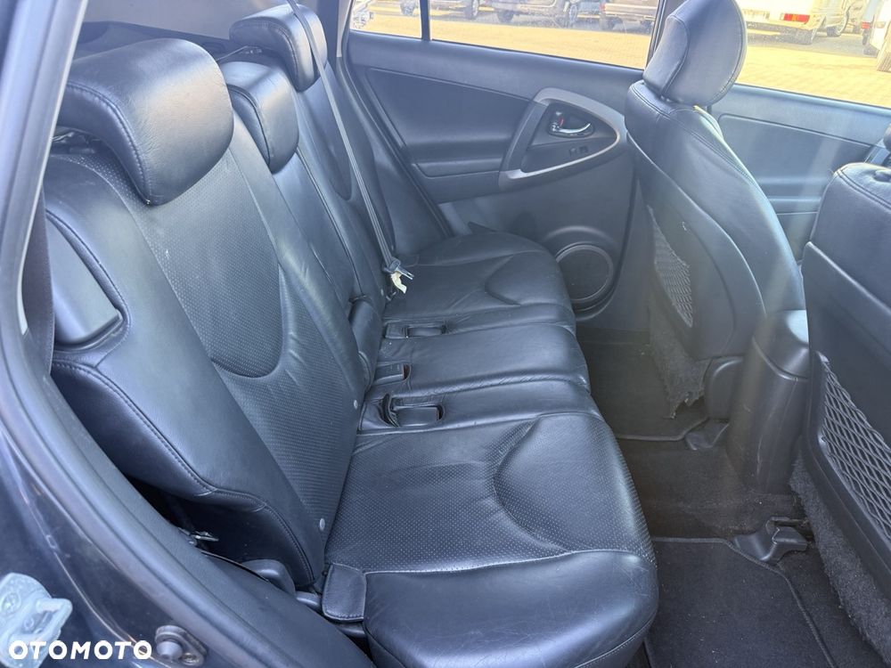 Toyota RAV4 - 9