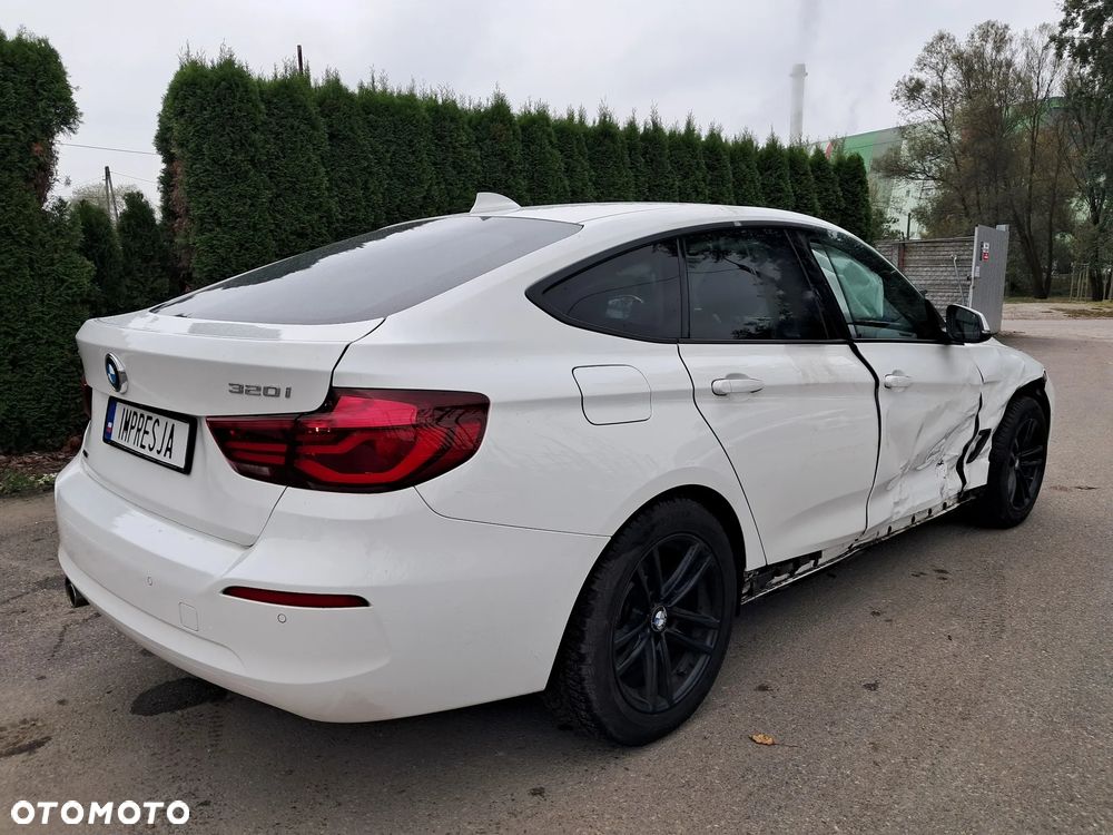 BMW Seria 3 320i GPF Advantage - 14