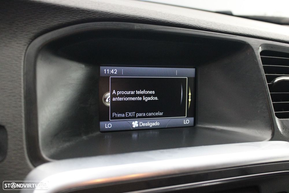 Volvo V60 2.0 D3 Momentum - 17