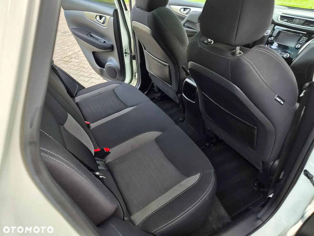 Nissan Qashqai 1.6 DIG-T N-Connecta - 11
