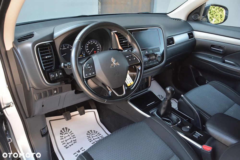Mitsubishi Outlander - 9