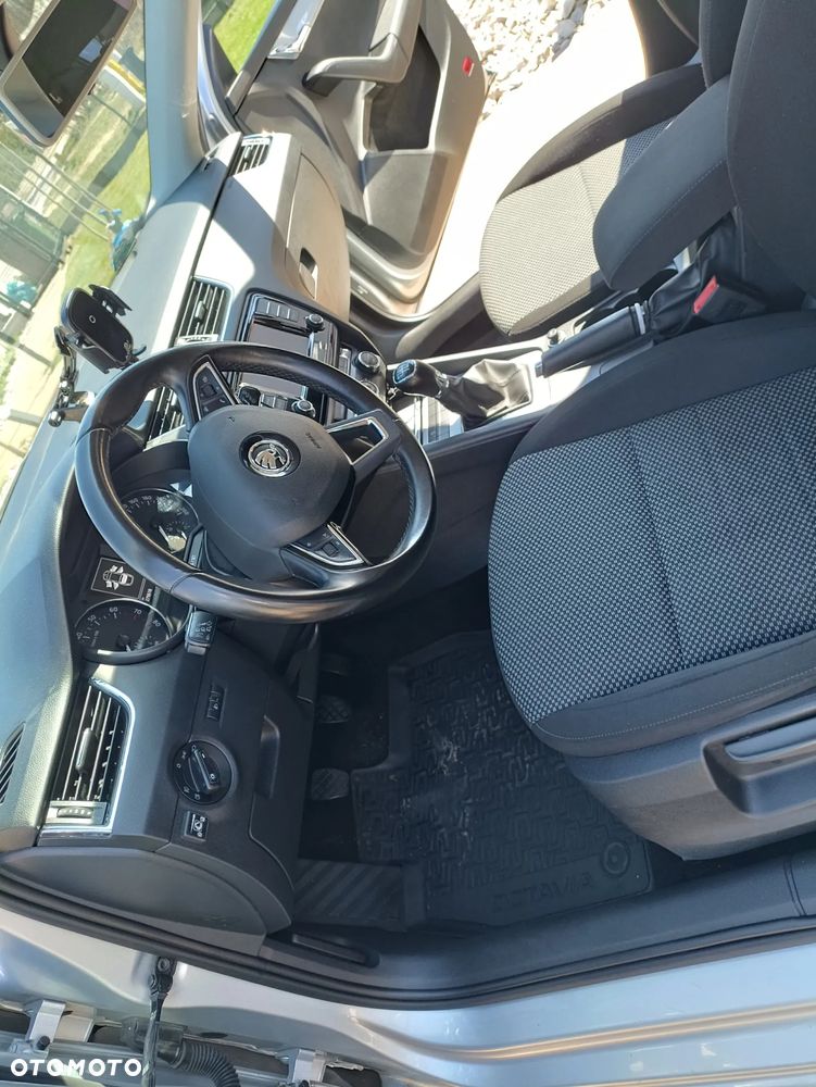 Skoda Octavia 1.4 TSI Ambition - 10