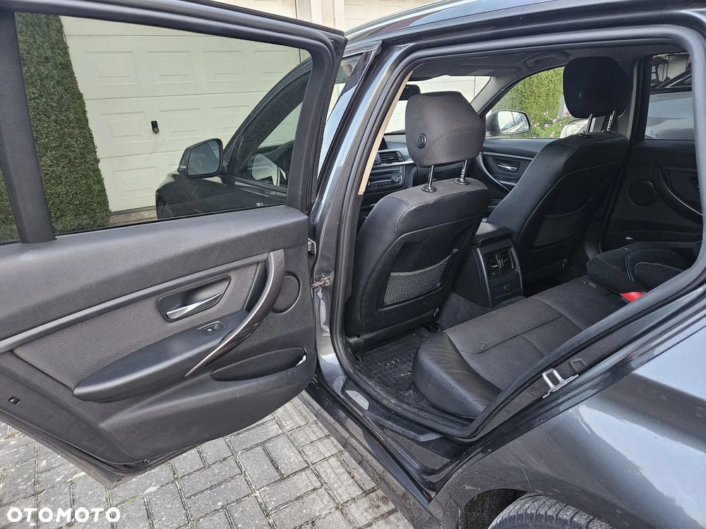 BMW Seria 3 320d - 14