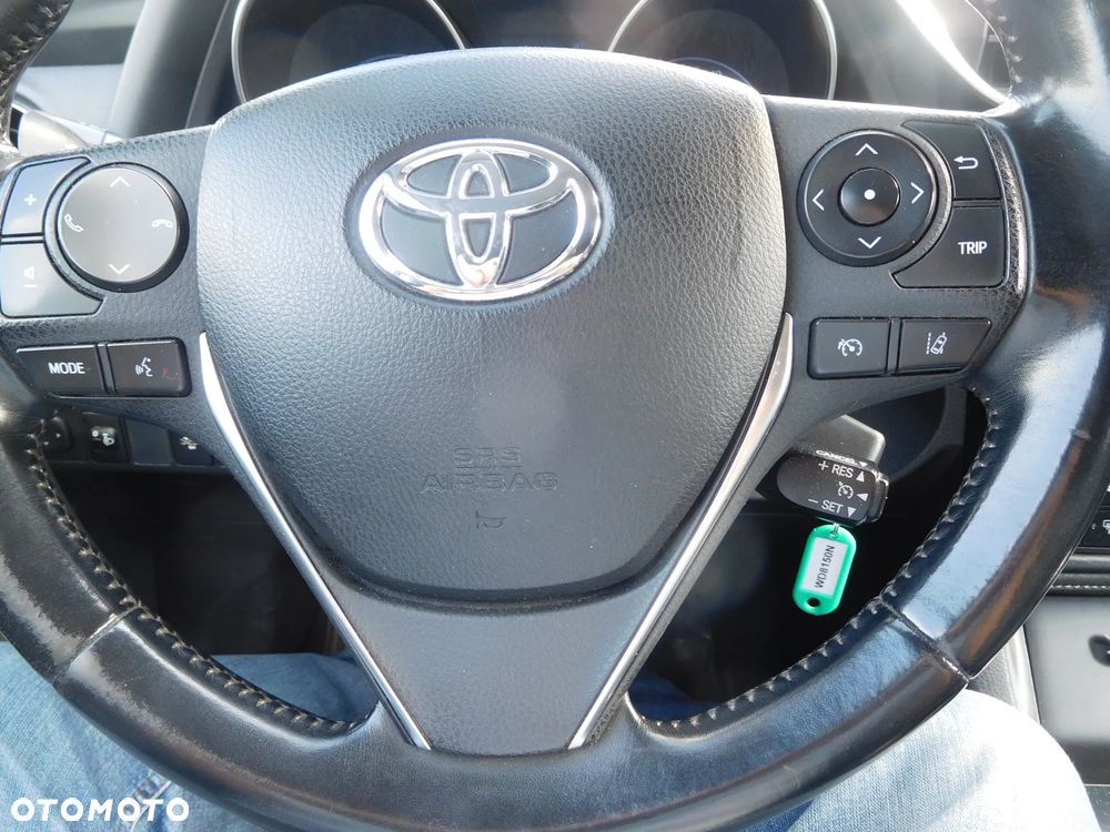 Toyota Auris 1.6 D-4D Premium - 11