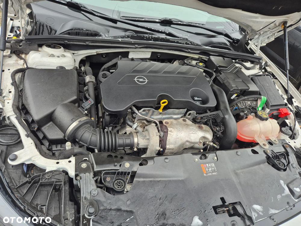 Opel Insignia - 12