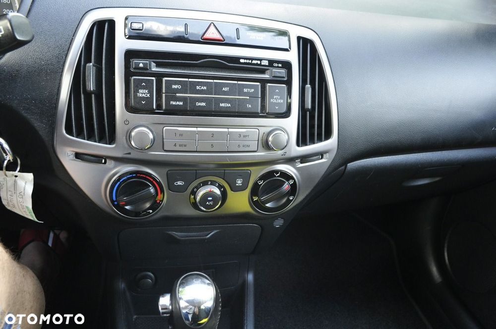 Hyundai i20 - 12