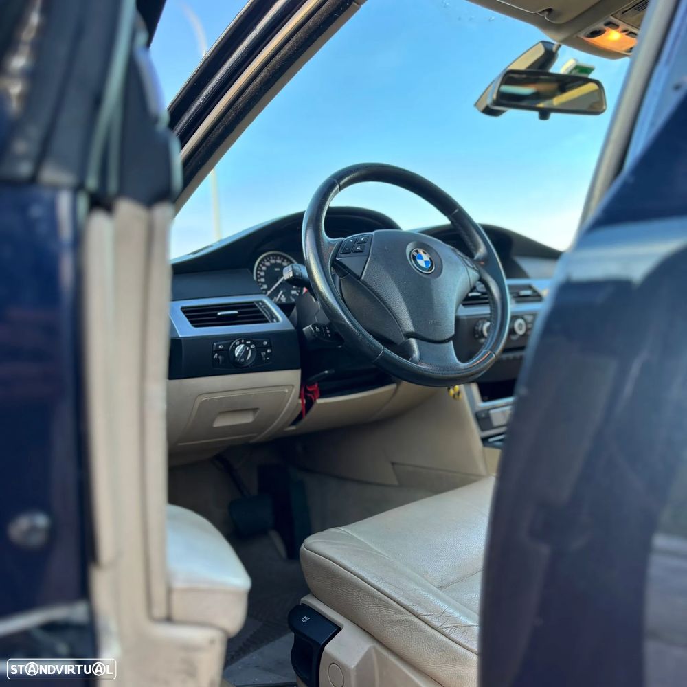 BMW 520 dA Touring Executive - 13