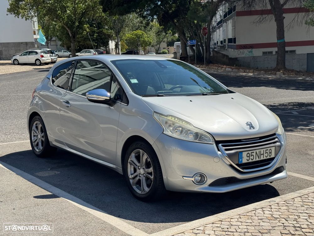 Peugeot 208 1.2 VTi Allure - 4