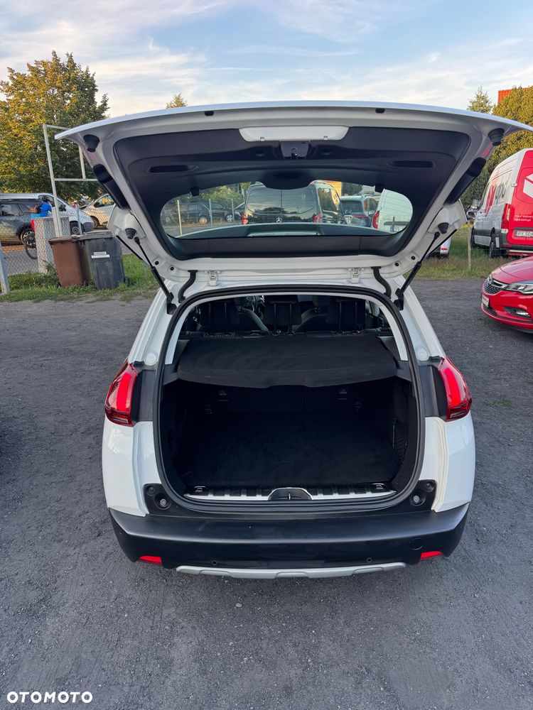 Peugeot 2008 1.2 Pure Tech GPF Allure S&S EAT6 - 7