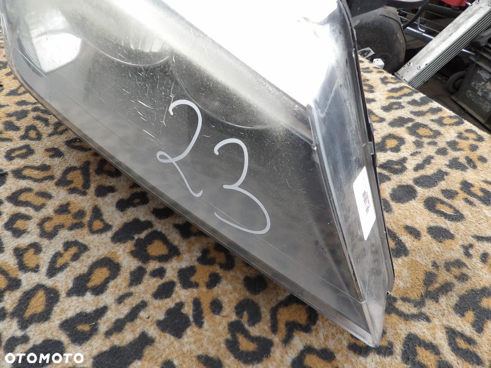 BMW - F25 - PRAWA LAMPA PRZEDNIA - H7 - USZKODZONE SZKŁO - UK - 3