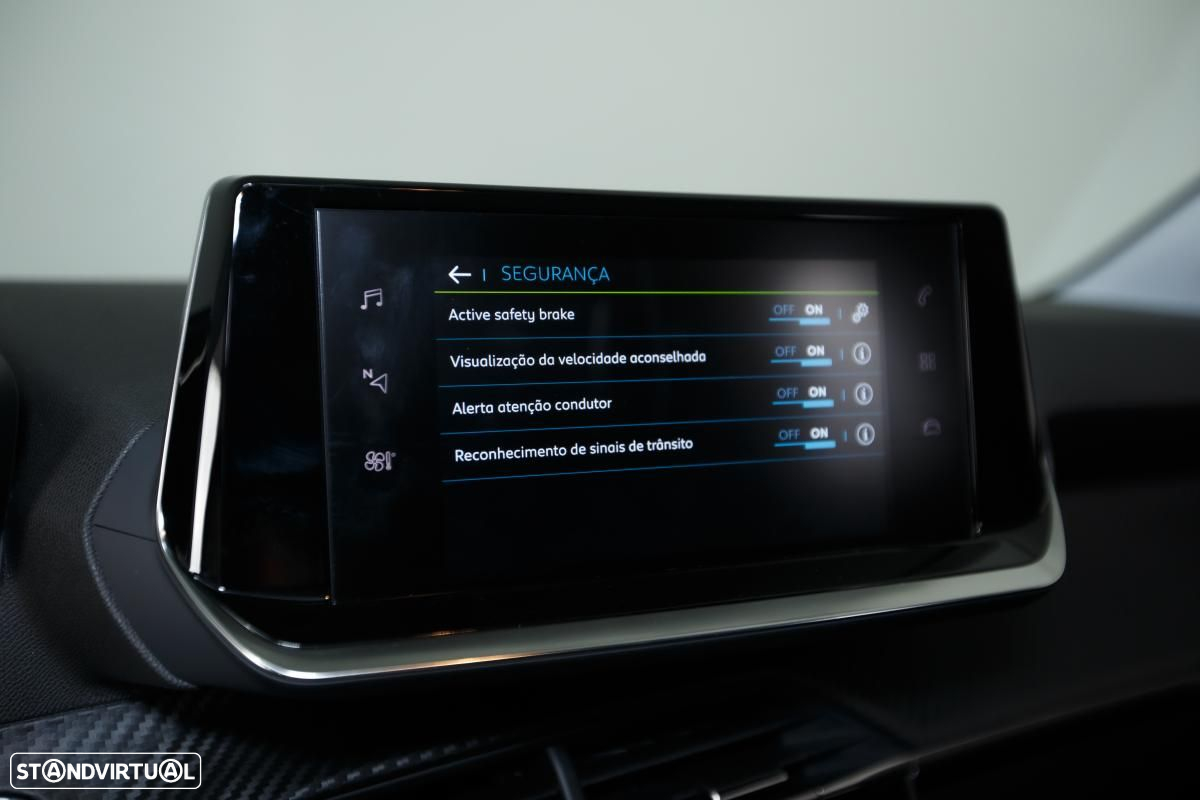 Peugeot e-208 Style - 31