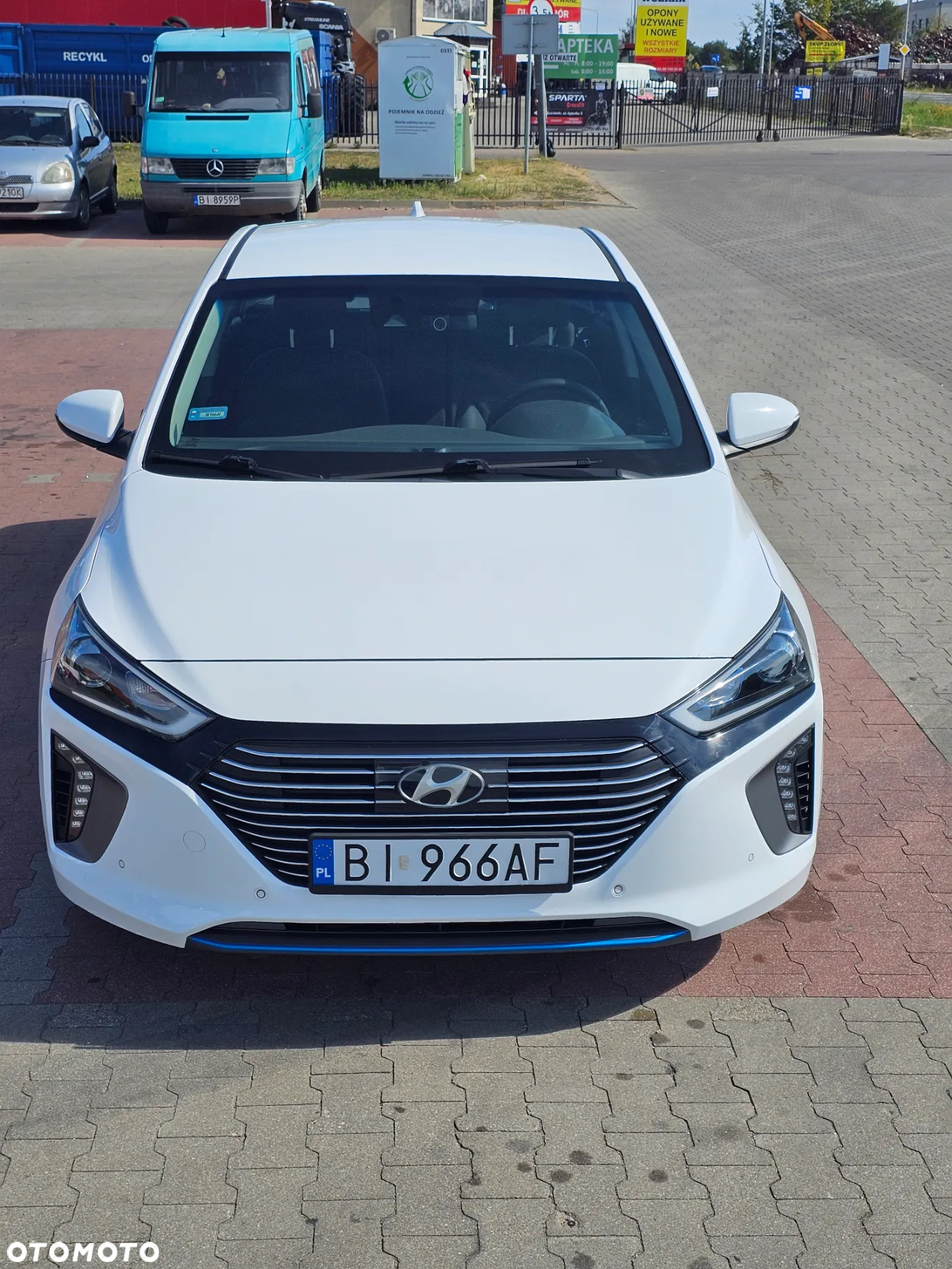 Hyundai IONIQ hybrid Business - 13