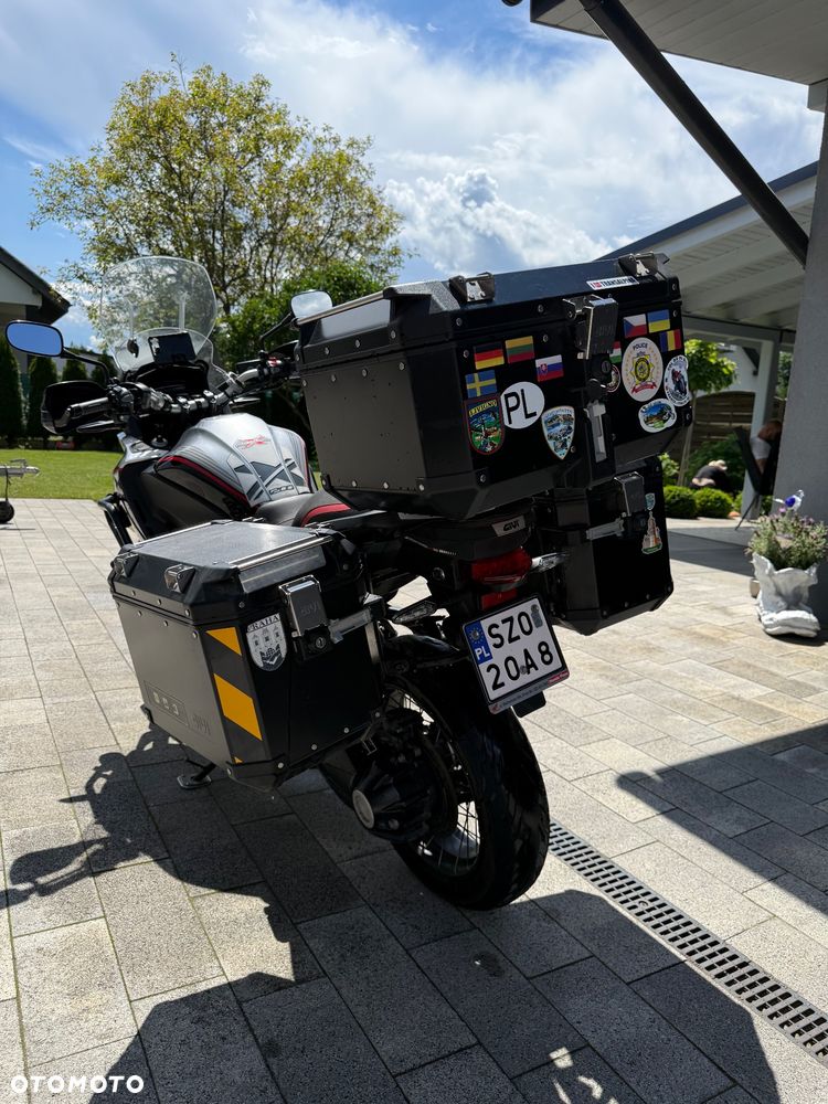 Honda VFR - 4