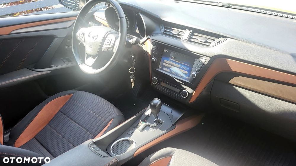 Toyota Avensis 1.8 Premium MS - 3