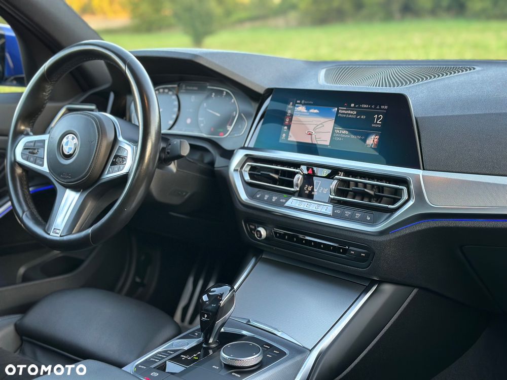 BMW Seria 3 318d M Sport - 12