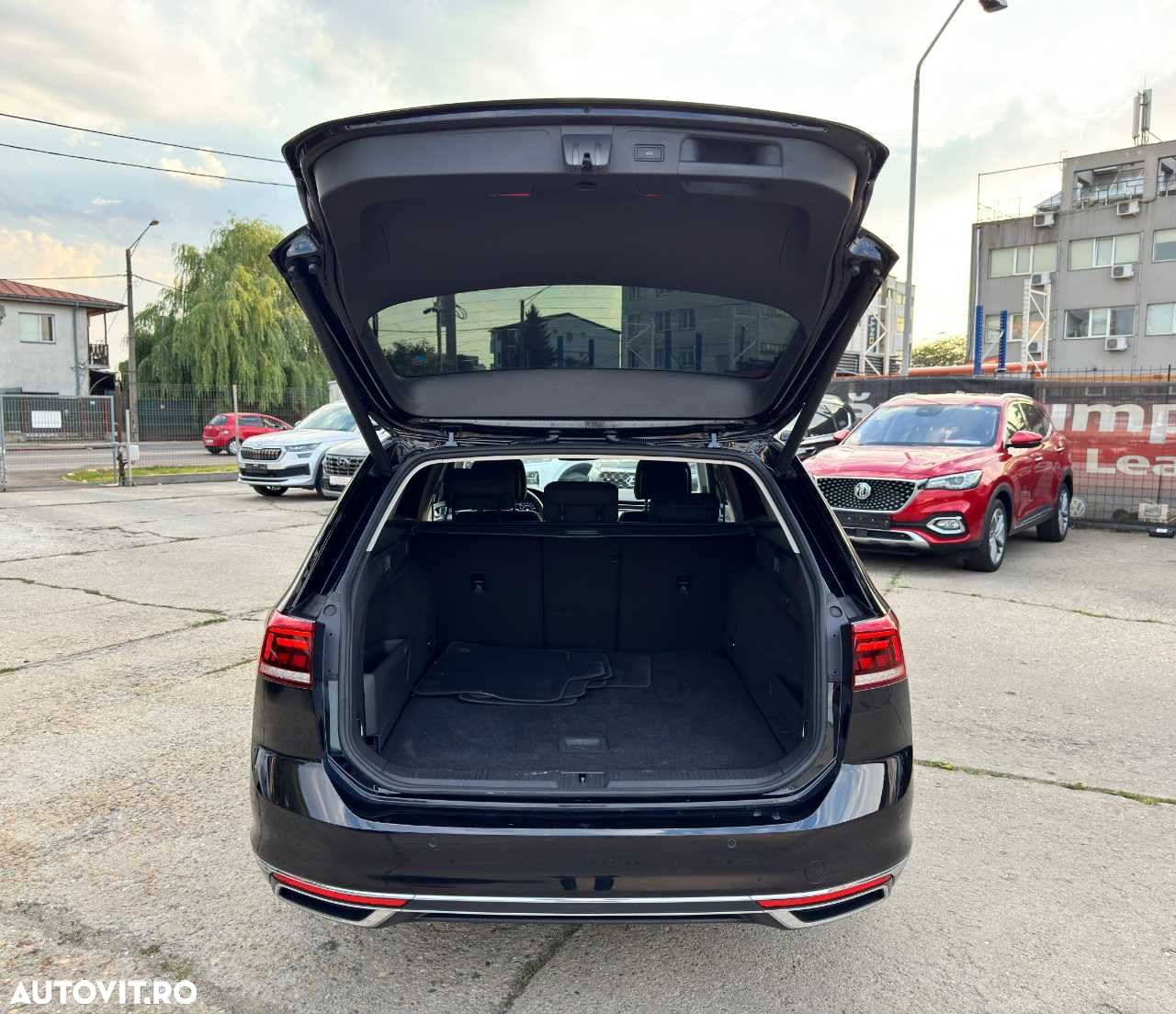 Volkswagen Passat - 13