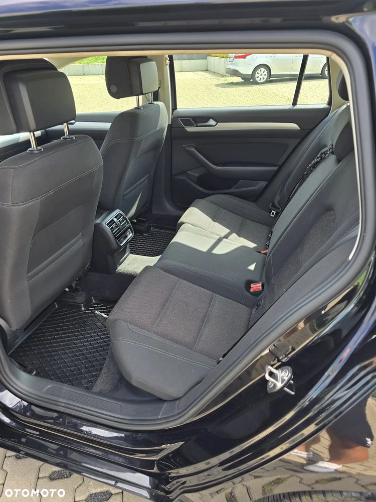 Volkswagen Passat 1.6 TDI BMT Comfortline - 14