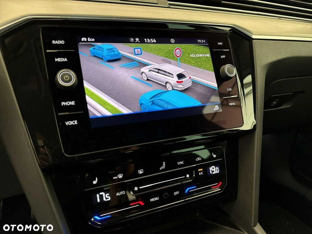 Volkswagen Passat - 27