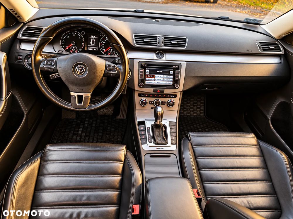 Volkswagen Passat 2.0 TDI 4Motion DSG BlueMotion Tech R-Line - 12