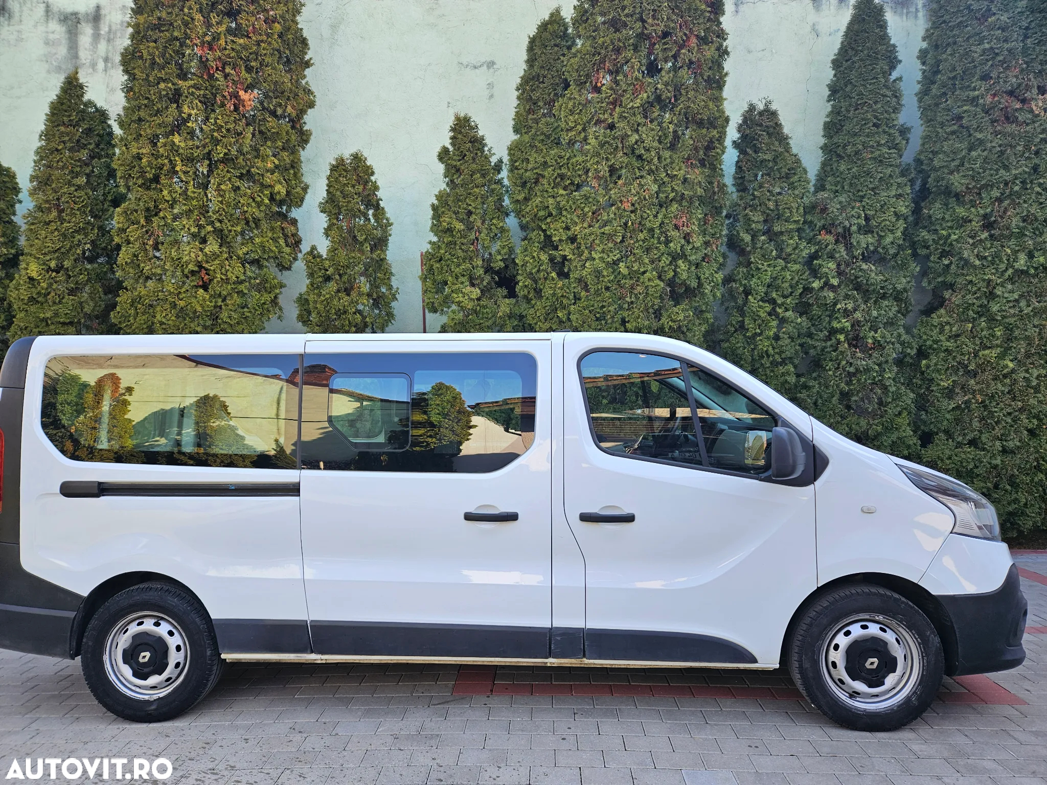 Renault Trafic Combi L2H1 1.6 dCi 95 8+1 Authentique - 3